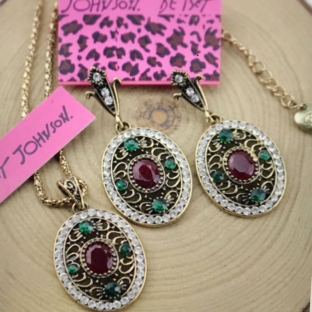 Necklace, Earrings Set, Elegant, Vintage Style Medallion Motif